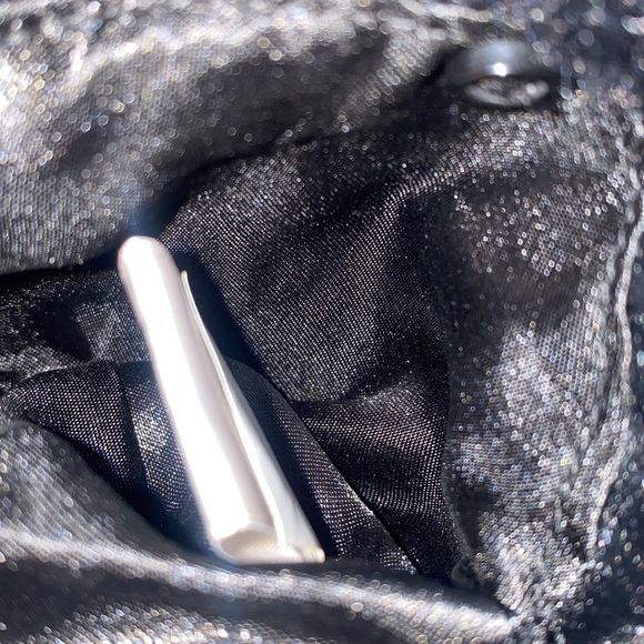 Beautees Knitworks - Gold Chain Fashion Faux Fur Purse / Necklace - Picture 7 of 8